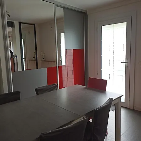 Hébergement de vacances Maison En Bord De Foret Mesigny